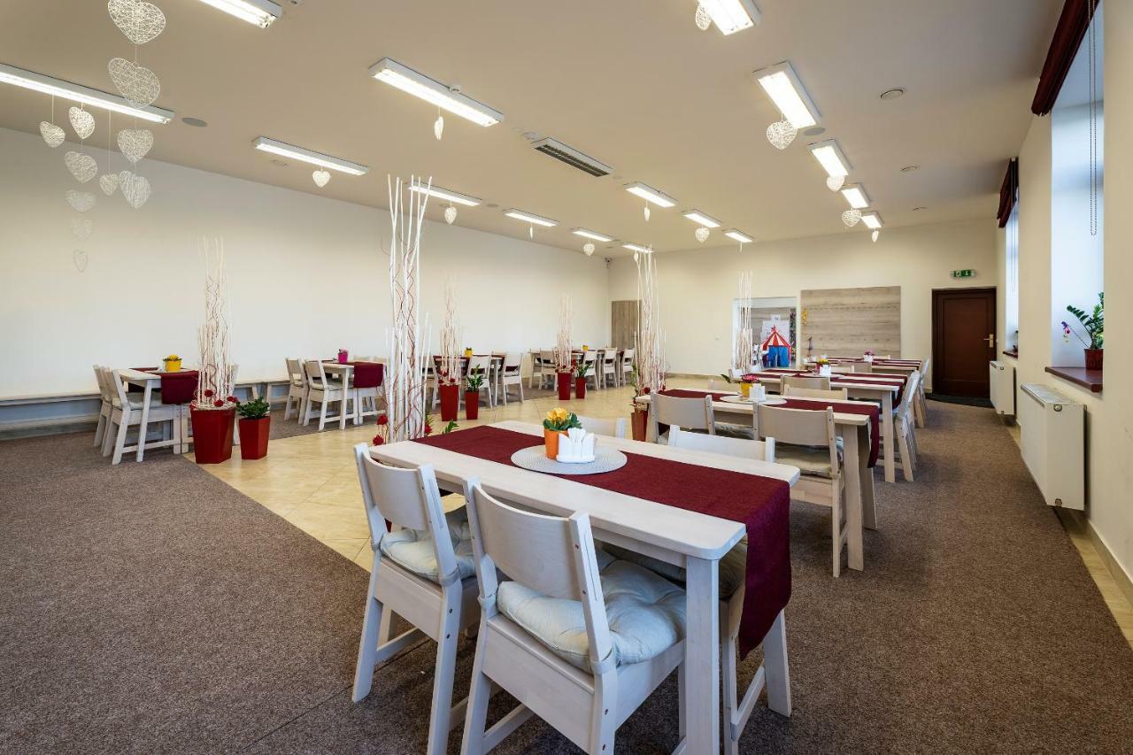 Hotel Zlechov Plumlov Εξωτερικό φωτογραφία