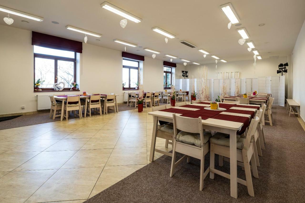 Hotel Zlechov Plumlov Εξωτερικό φωτογραφία